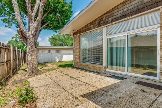 3611 Stables Lane, Dallas, TX 75229
