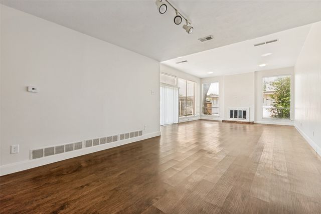 3611 Stables Lane, Dallas, TX 75229