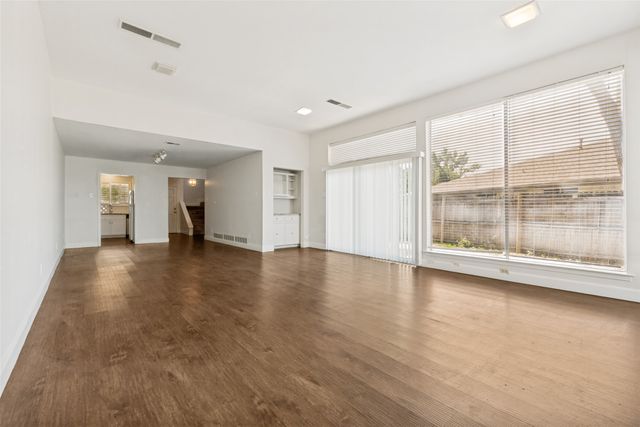 3611 Stables Lane, Dallas, TX 75229