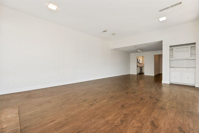 3611 Stables Lane, Dallas, TX 75229