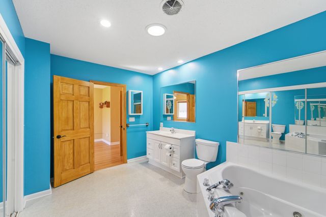 3513 E 37th Street, Des Moines, IA 50317
