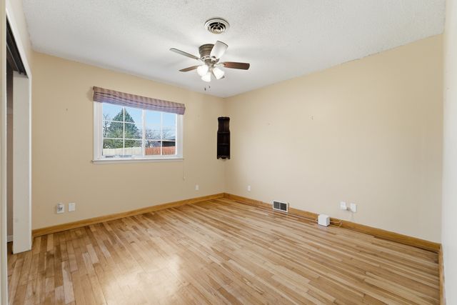 3513 E 37th Street, Des Moines, IA 50317