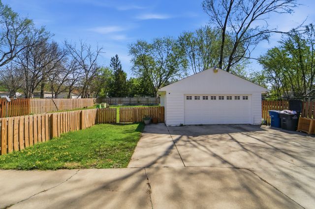 3513 E 37th Street, Des Moines, IA 50317