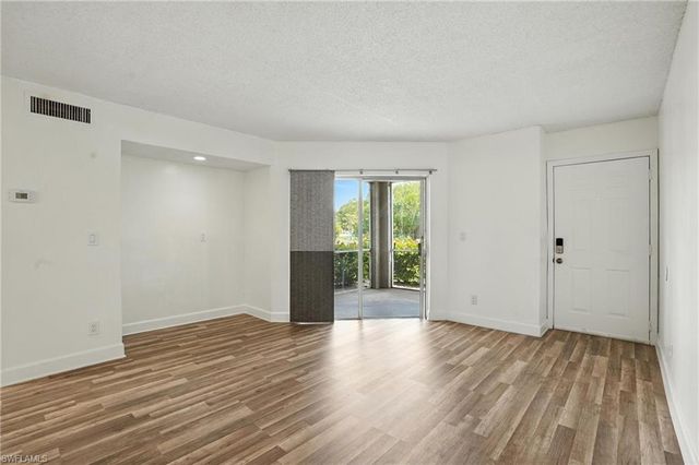201 Santa Clara DR 5, Naples, FL 34104