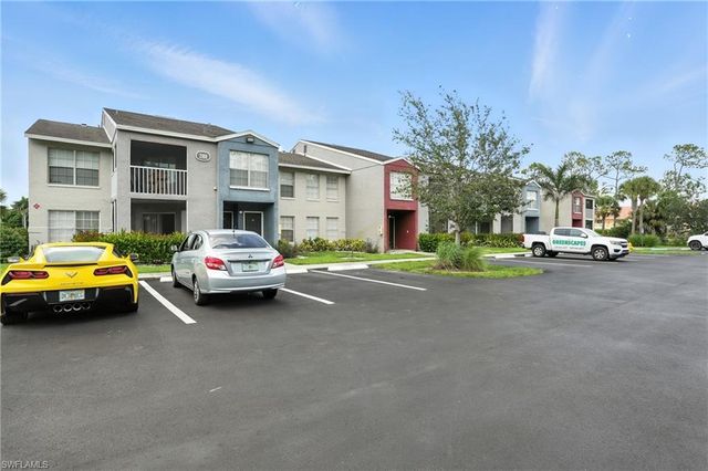 201 Santa Clara DR 5, Naples, FL 34104