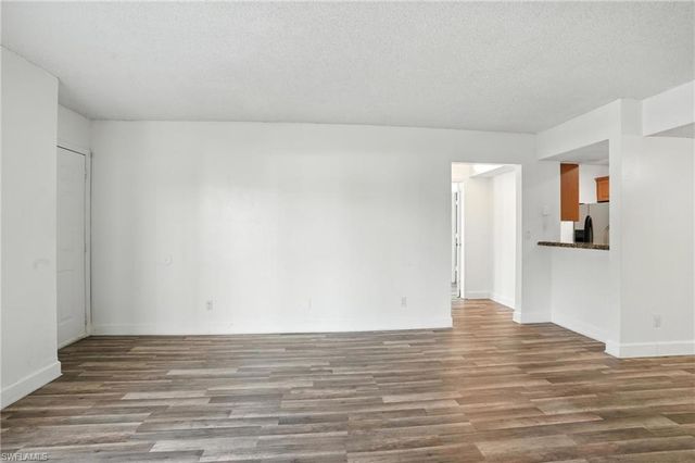 201 Santa Clara DR 5, Naples, FL 34104