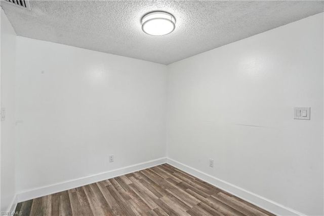 201 Santa Clara DR 5, Naples, FL 34104