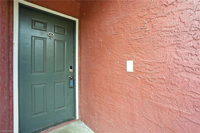 201 Santa Clara DR 5, Naples, FL 34104