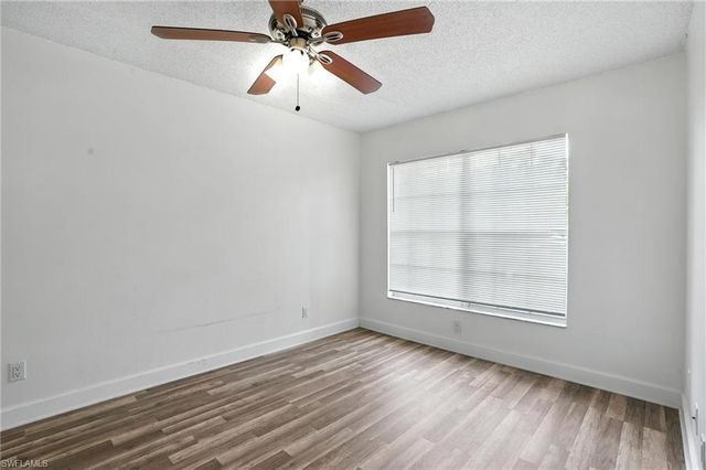 201 Santa Clara DR 5, Naples, FL 34104