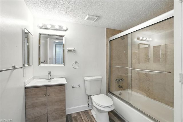 201 Santa Clara DR 5, Naples, FL 34104