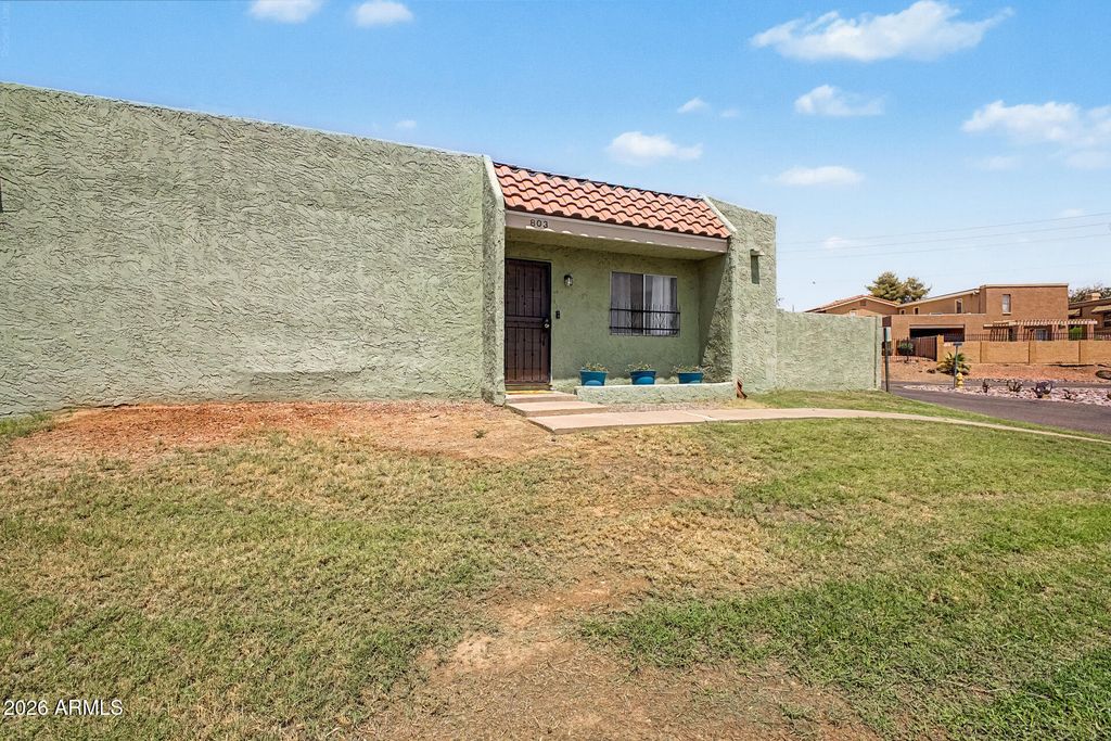 803 E COCHISE Drive, Phoenix, AZ 85020 — photo 2