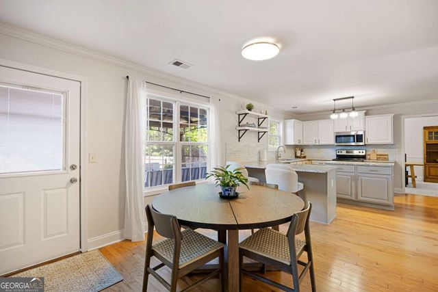 6330 Woodlore Drive NW, Acworth, GA 30101