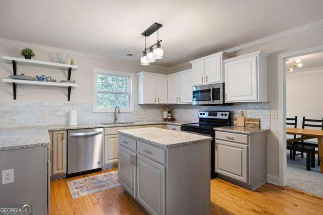 6330 Woodlore Drive NW, Acworth, GA 30101