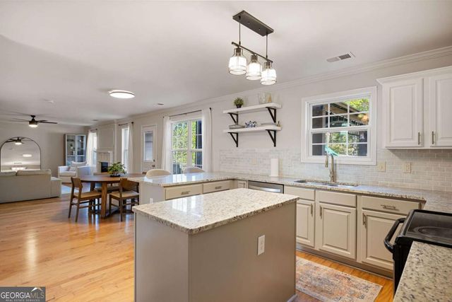 6330 Woodlore Drive NW, Acworth, GA 30101