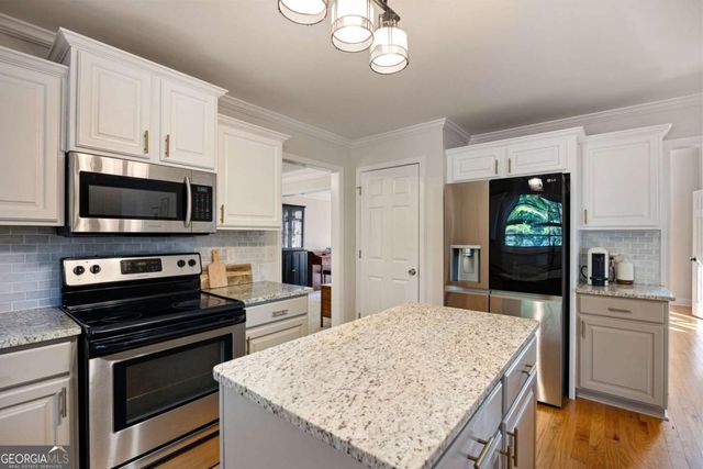 6330 Woodlore Drive NW, Acworth, GA 30101