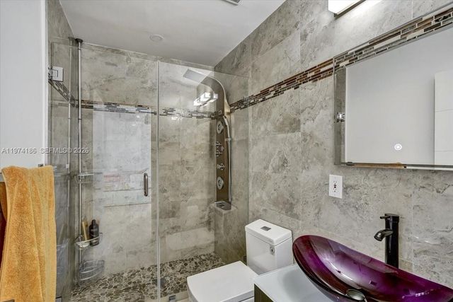 3036 N Atlantic Boulevard, Fort Lauderdale, FL 33308