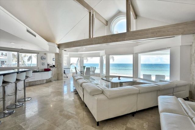 3036 N Atlantic Boulevard, Fort Lauderdale, FL 33308