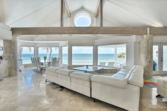 3036 N Atlantic Boulevard, Fort Lauderdale, FL 33308