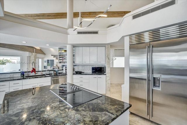 3036 N Atlantic Boulevard, Fort Lauderdale, FL 33308