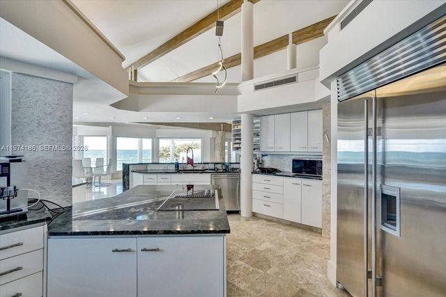 3036 N Atlantic Boulevard, Fort Lauderdale, FL 33308