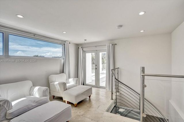 3036 N Atlantic Boulevard, Fort Lauderdale, FL 33308