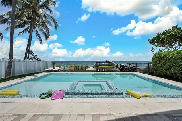 3036 N Atlantic Boulevard, Fort Lauderdale, FL 33308