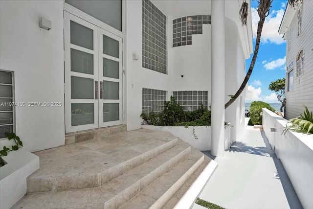 3036 N Atlantic Boulevard, Fort Lauderdale, FL 33308
