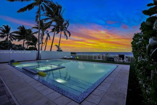 3036 N Atlantic Boulevard, Fort Lauderdale, FL 33308