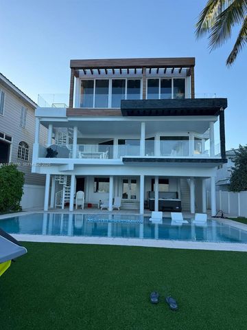 3036 N Atlantic Boulevard, Fort Lauderdale, FL 33308