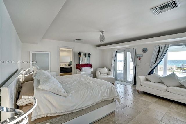 3036 N Atlantic Boulevard, Fort Lauderdale, FL 33308