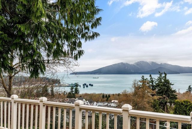 4612 Cypress Drive, Anacortes, WA 98221