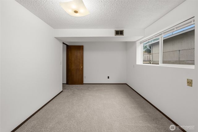 1810 N Highland Street, Tacoma, WA 98406