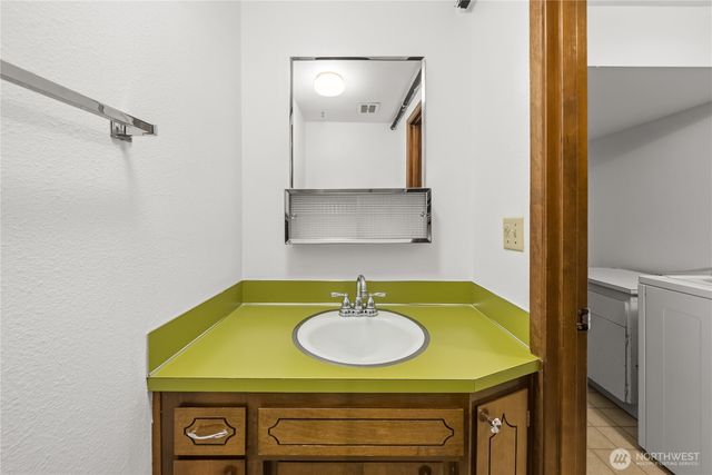 1810 N Highland Street, Tacoma, WA 98406