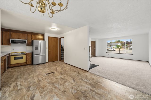 1810 N Highland Street, Tacoma, WA 98406