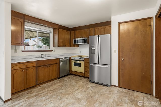 1810 N Highland Street, Tacoma, WA 98406