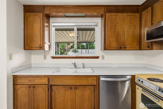 1810 N Highland Street, Tacoma, WA 98406