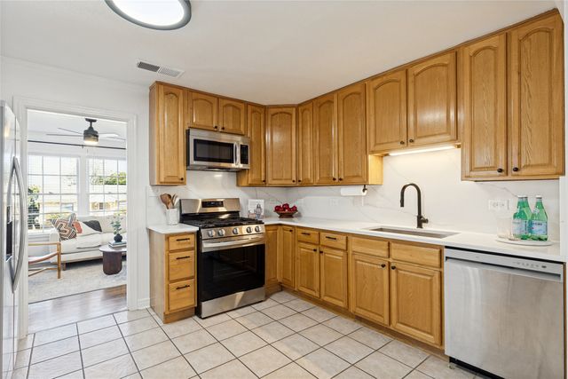 2610 Alco Avenue, Dallas, TX 75211