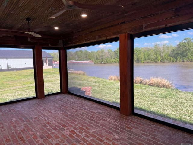 26035 La Hwy 77, Plaquemine, LA 70764