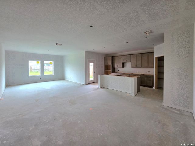 133 Yale St, Seguin, TX 78155