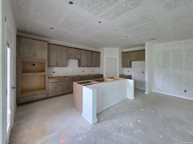133 Yale St, Seguin, TX 78155