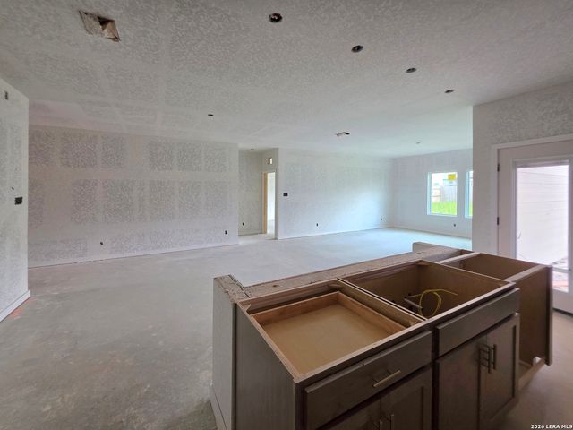 133 Yale St, Seguin, TX 78155