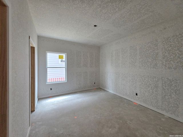 133 Yale St, Seguin, TX 78155