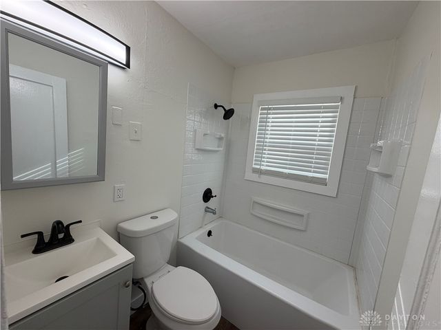 1402 Shaftesbury Road, Dayton, OH 45406