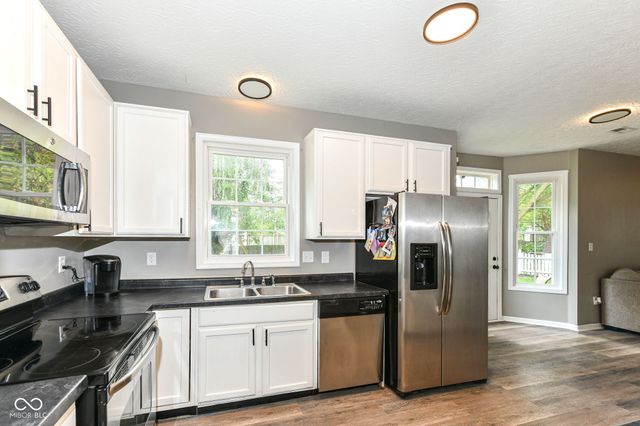 10043 Sanger Drive, Fishers, IN 46038