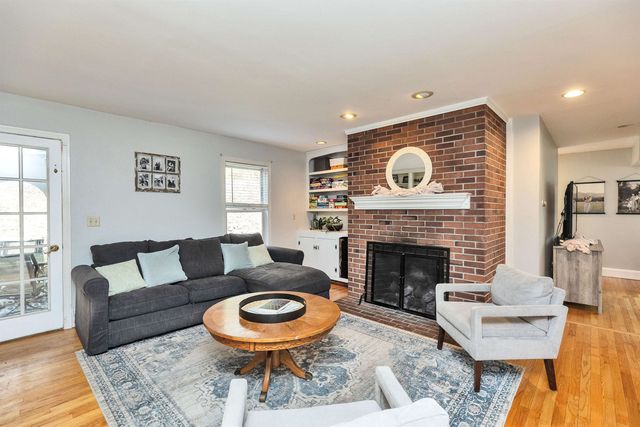 545 Hurricane Road, Keene, NH 03431