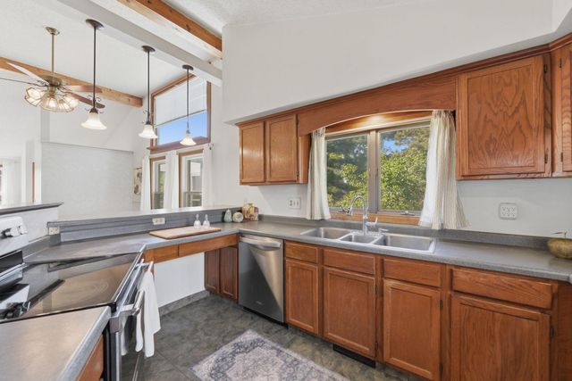 5698 Stagecoach Trail N, Stillwater, MN 55082