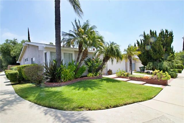 8142 Quakertown, Winnetka, CA 91306