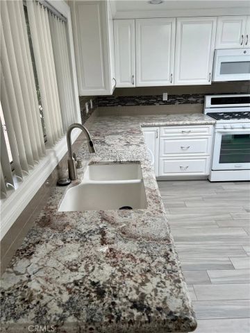 8142 Quakertown, Winnetka, CA 91306