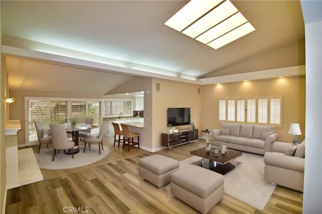 8142 Quakertown, Winnetka, CA 91306