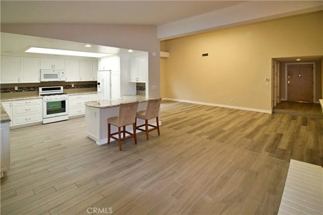 8142 Quakertown, Winnetka, CA 91306